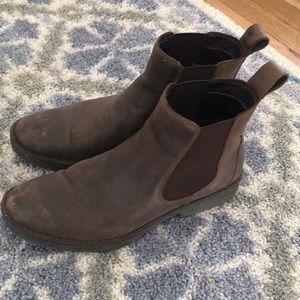 Born Leather Chelsea Boots